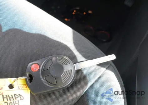 2014 Ford Escape S z USA, uszkodzony, nr VIN 1FMCU0F7XEUC04371